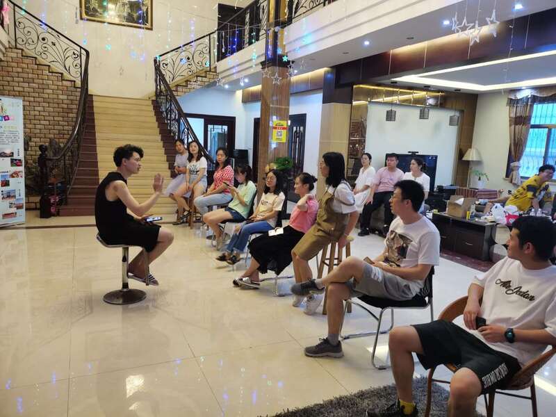 轻松室内趣味轰趴小团建