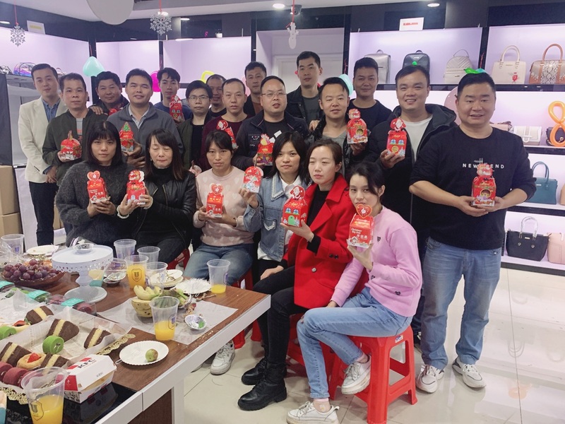 优鼎广州办举办圣诞派对活动