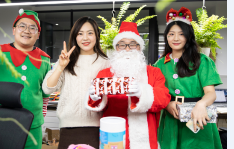 优景公司开展圣诞惊喜活动