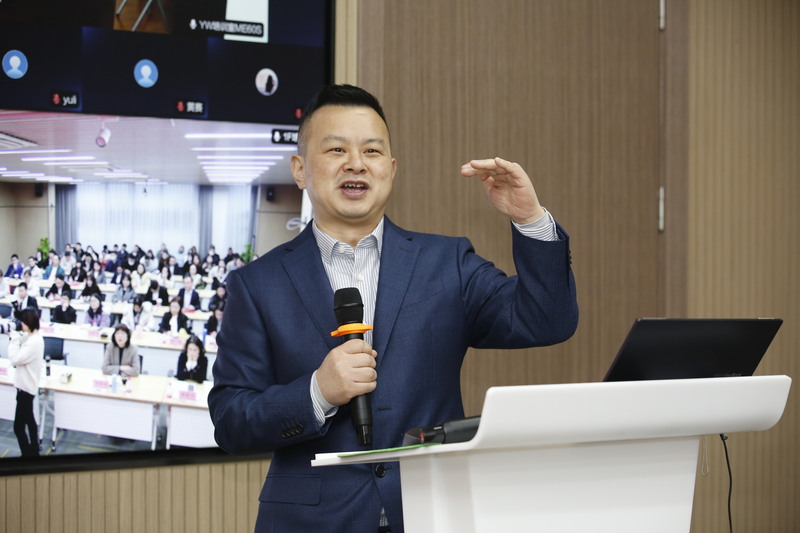 乘势而上 勇开新局 ——优胜国贸召开2021年度年终总结大会